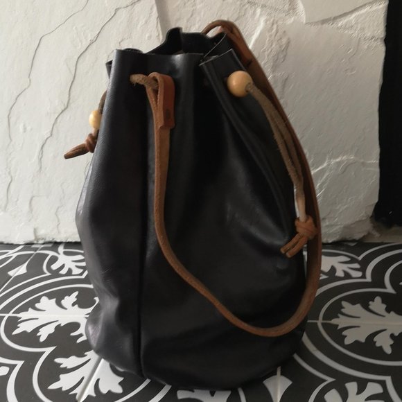 Remnant Made Wayfare Bucket Bag - Picture 2 of 4